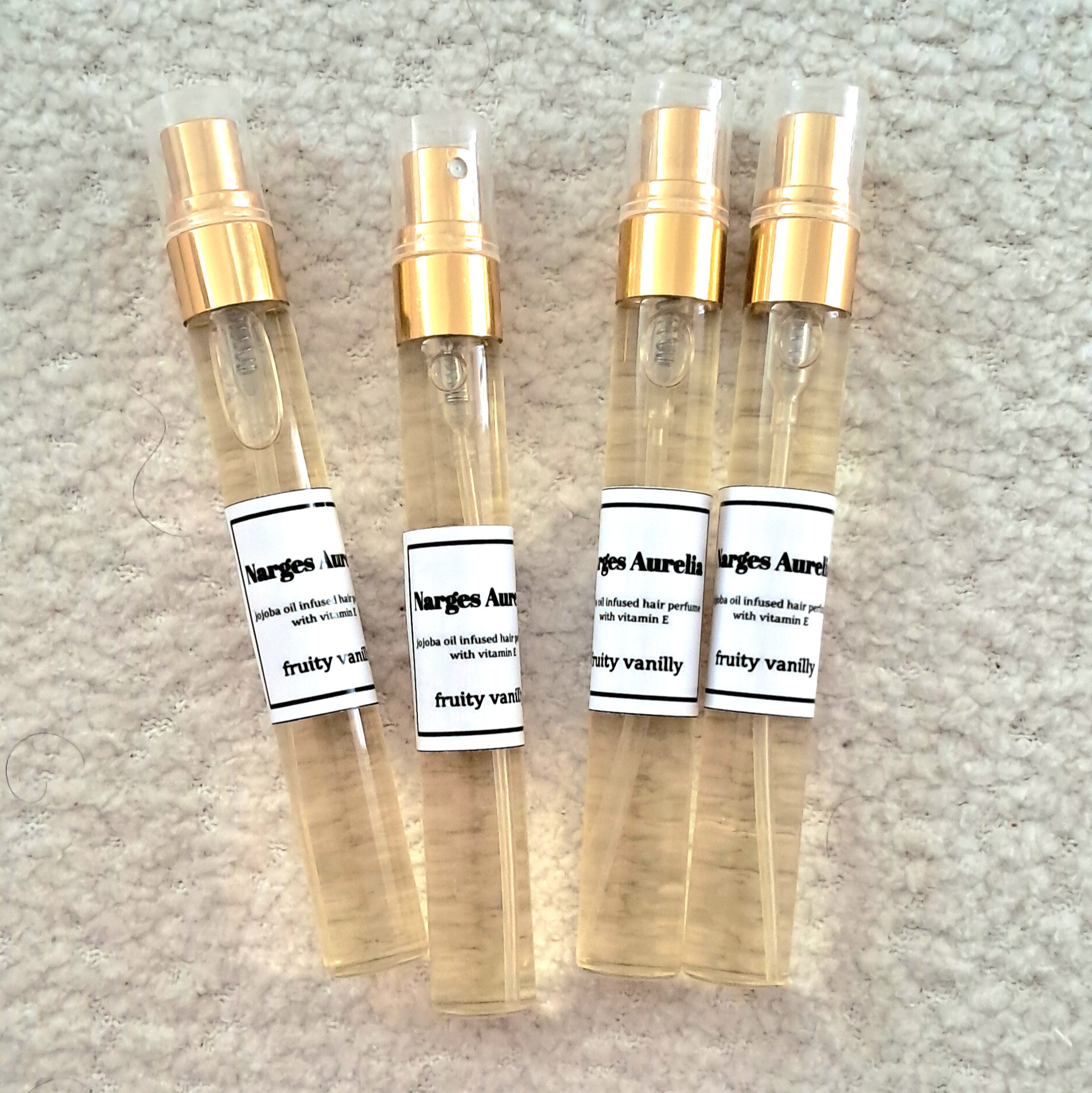 عطر مو ۱۰ میل فروتی وانیلی حاوی روغن جوجوبا و ویتامین E